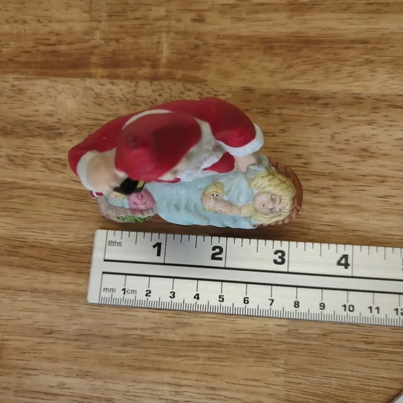 Vintage Santa Christmas Tree Ornament with Lantern and Little Girl - Picture 4 of 5